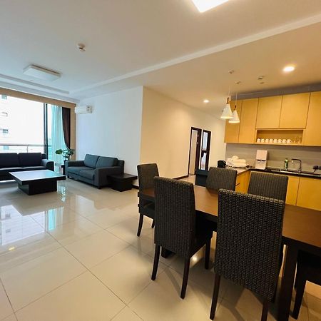 Imperial Grand Suite Apartment Kuching Kültér fotó