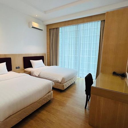 Imperial Grand Suite Apartment Kuching Kültér fotó