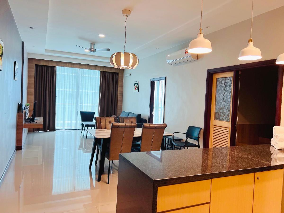 Imperial Grand Suite Apartment Kuching Kültér fotó