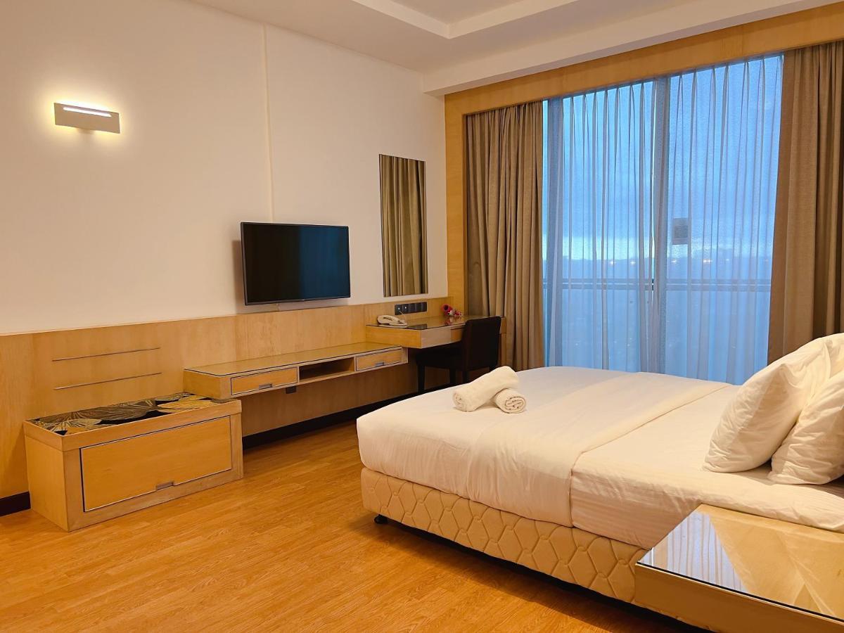 Imperial Grand Suite Apartment Kuching Kültér fotó