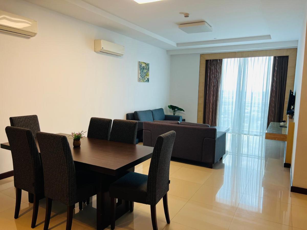 Imperial Grand Suite Apartment Kuching Kültér fotó