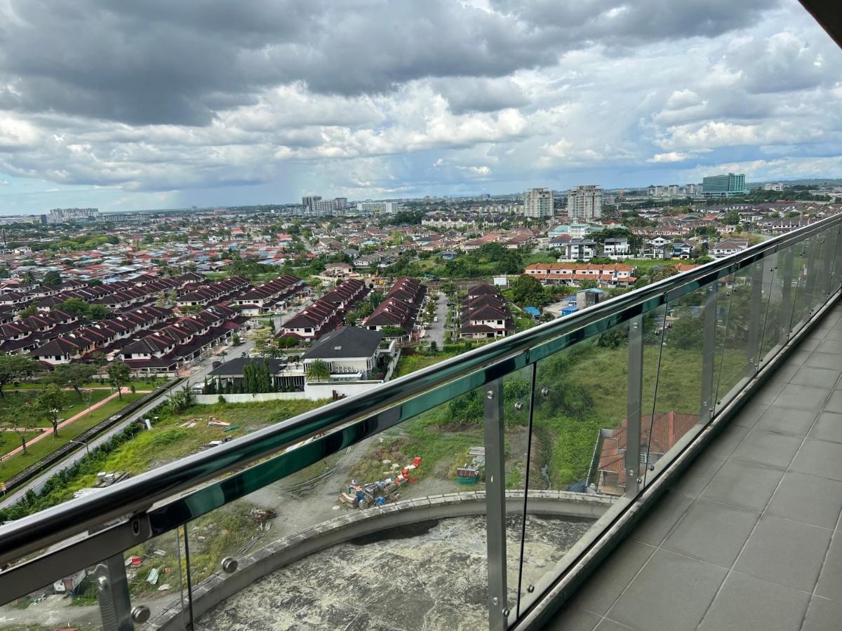 Imperial Grand Suite Apartment Kuching Kültér fotó