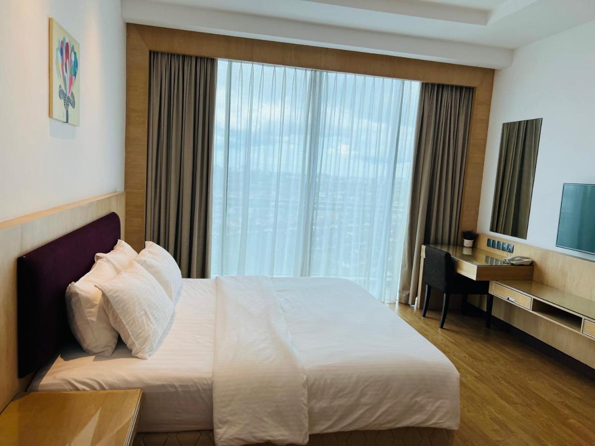 Imperial Grand Suite Apartment Kuching Kültér fotó