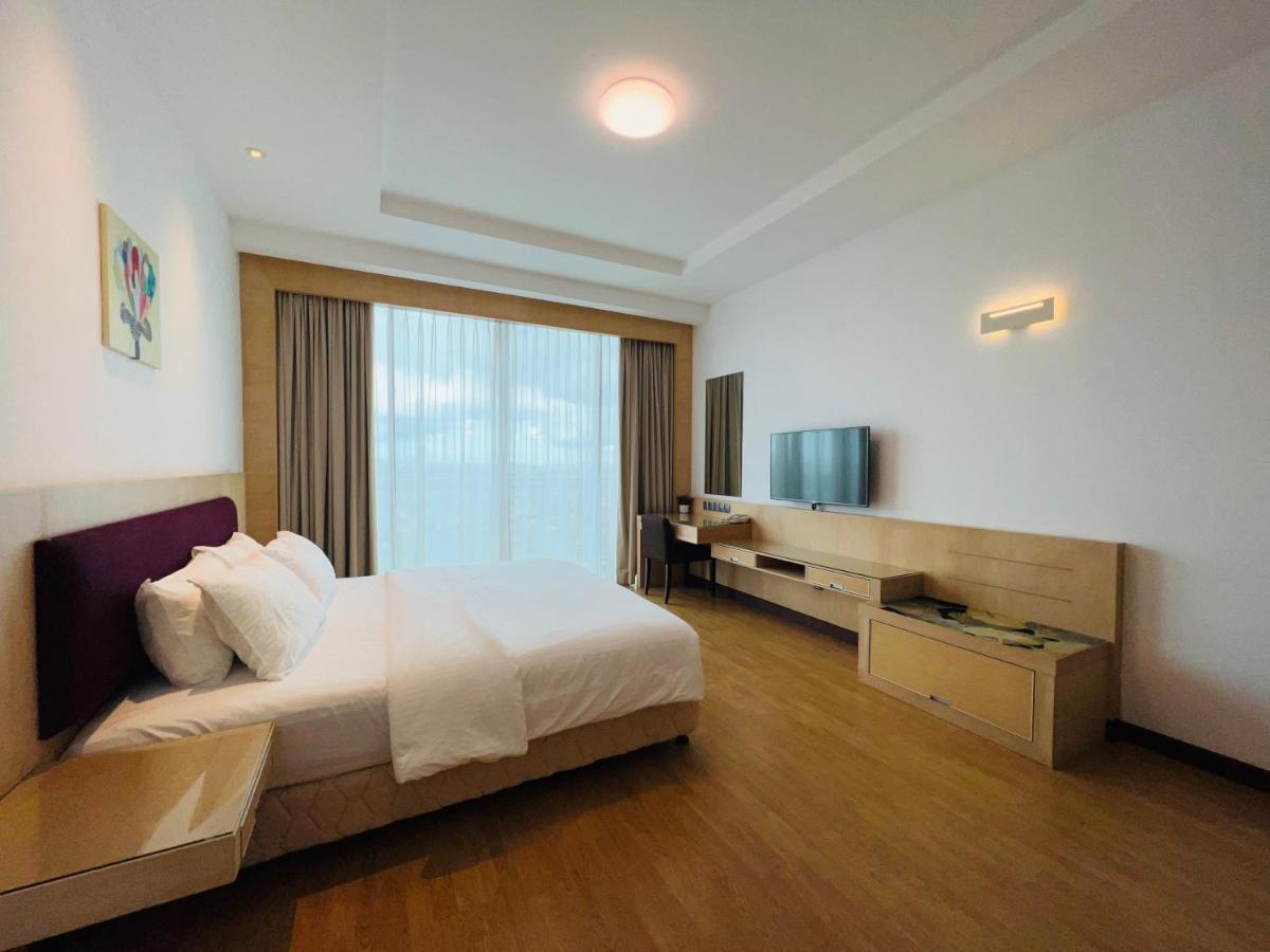 Imperial Grand Suite Apartment Kuching Kültér fotó