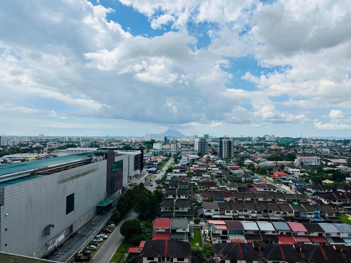 Imperial Grand Suite Apartment Kuching Kültér fotó
