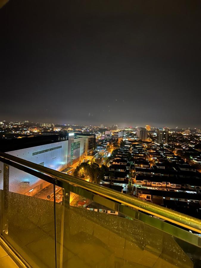 Imperial Grand Suite Apartment Kuching Kültér fotó