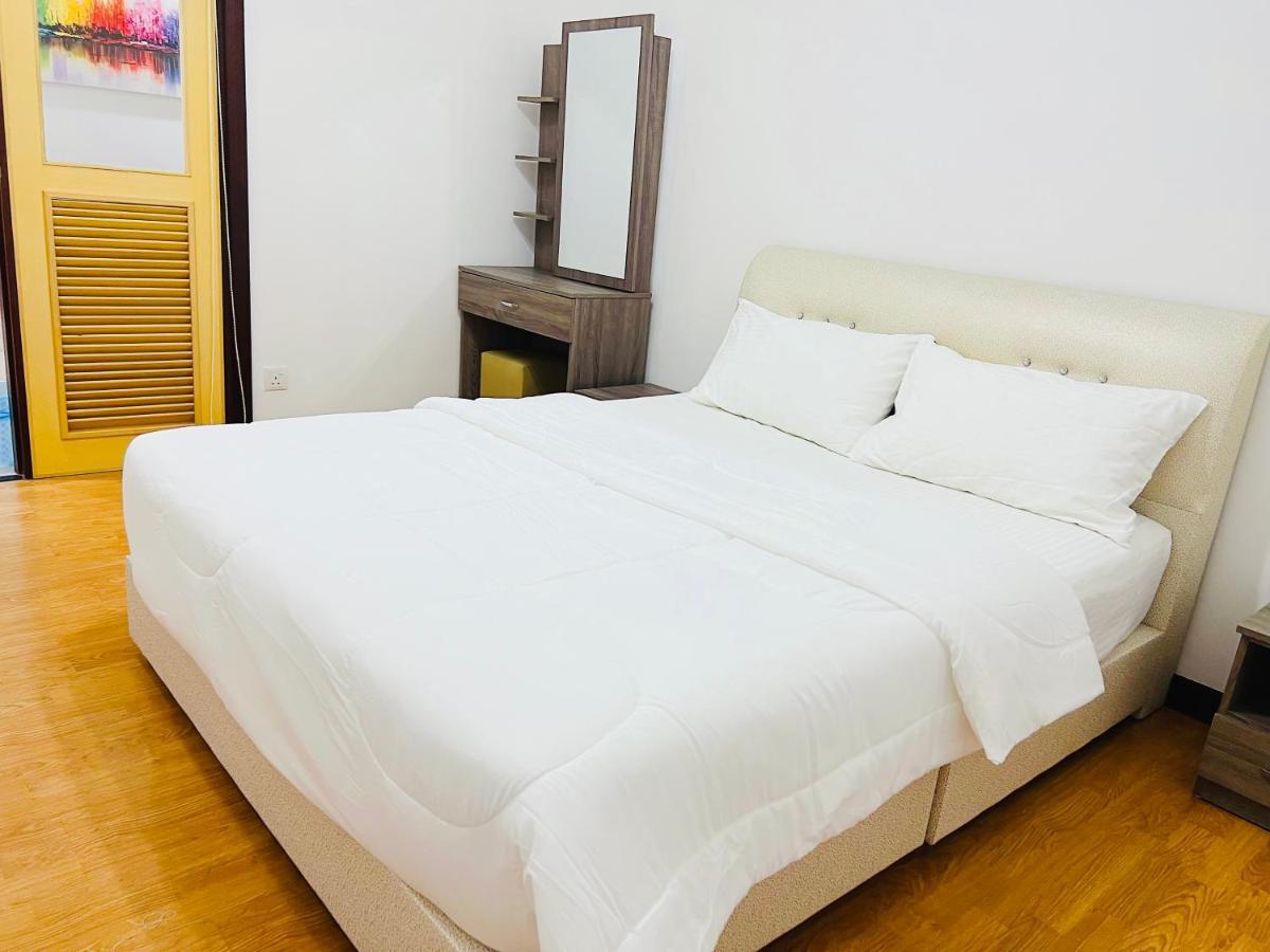 Imperial Grand Suite Apartment Kuching Kültér fotó