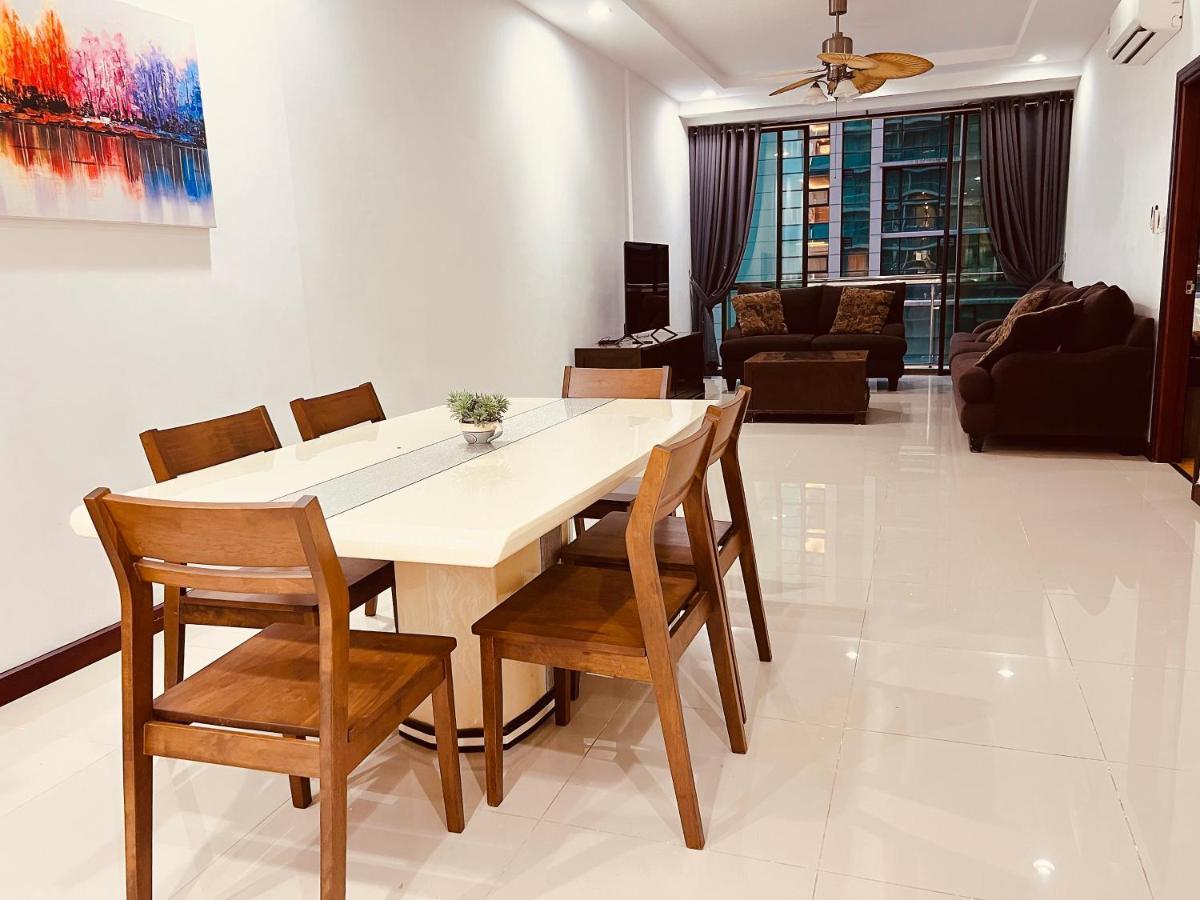 Imperial Grand Suite Apartment Kuching Kültér fotó