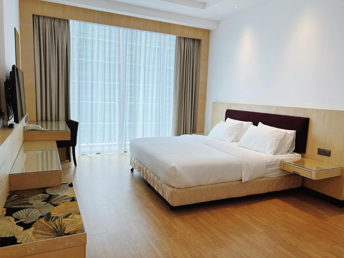 Imperial Grand Suite Apartment Kuching Kültér fotó