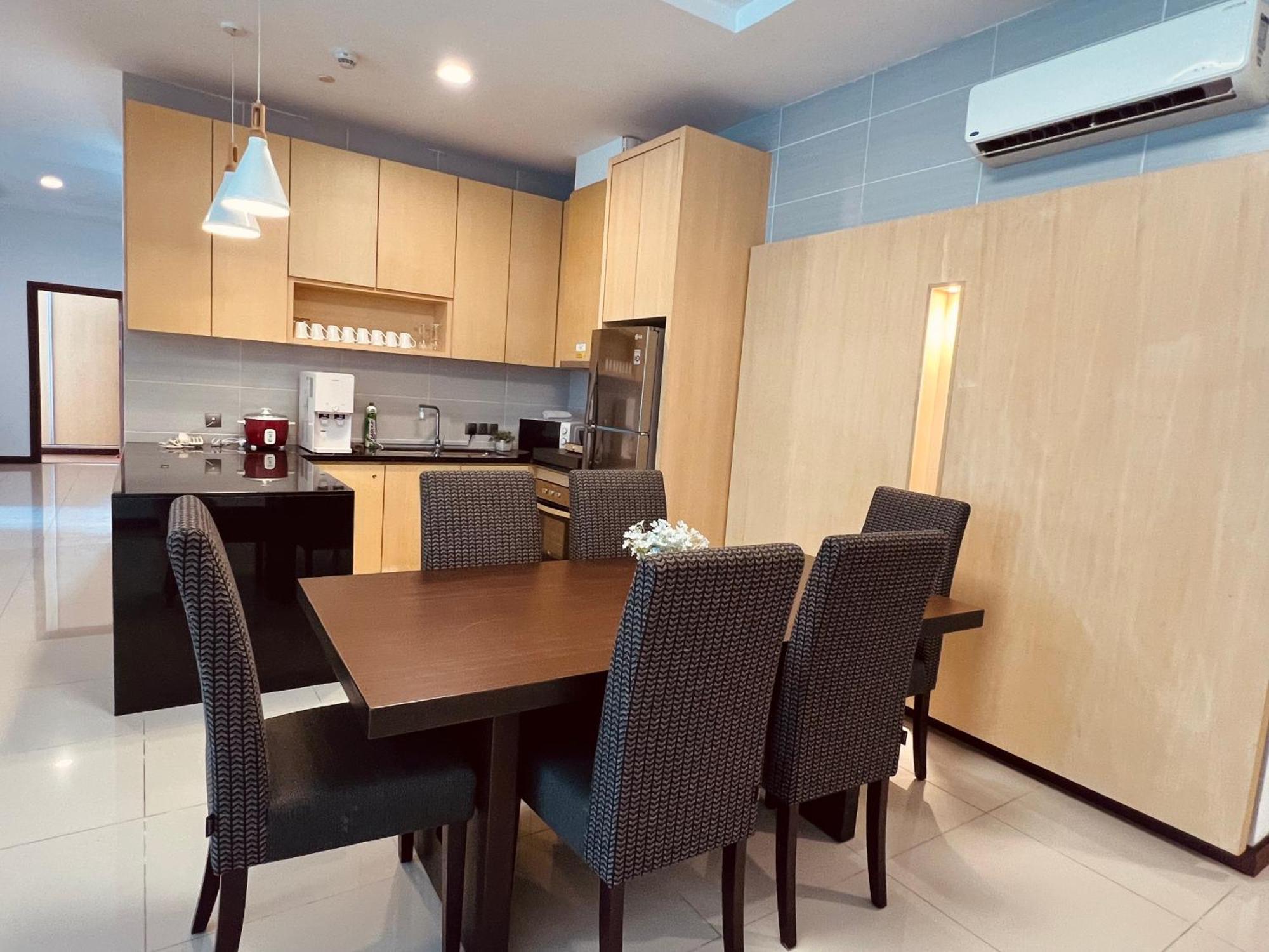 Imperial Grand Suite Apartment Kuching Kültér fotó
